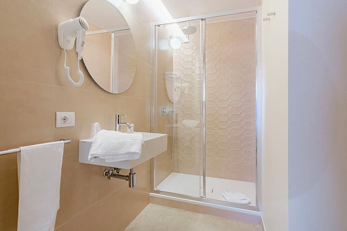 Boston-Hotel-Bari-Classic-Double-05
