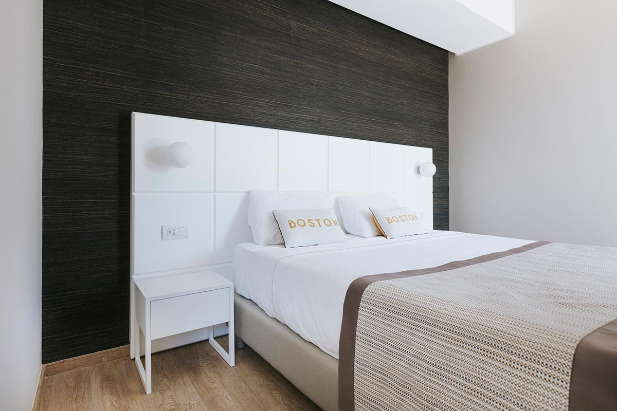 Boston-Hotel-Bari-Junior-Suite-01