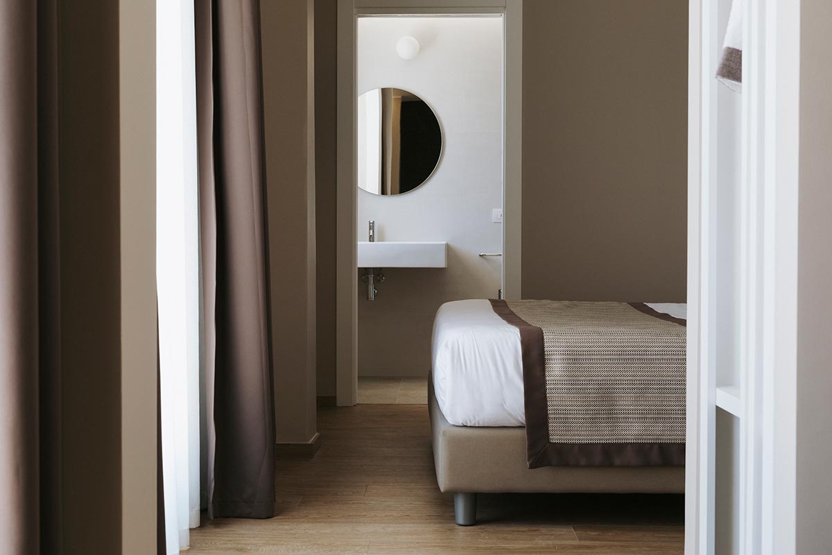 Boston-Hotel-Bari-Junior-Suite-02